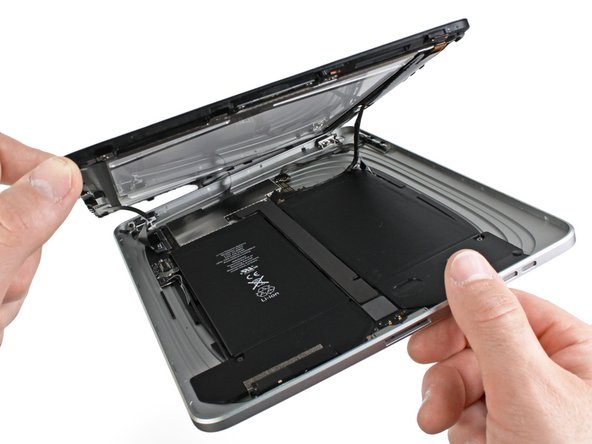 iPad Wi-Fi Battery Replacement: step 4, image 1 of 1