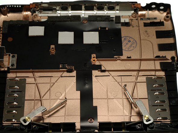 PowerBook G3 Wallstreet PC Card Cage Replacement: step 33, image 1 of 1