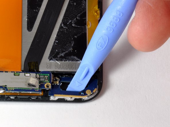 iPod Touch 1st Generation Logic Board Replacement: step 7, image 1 of 2