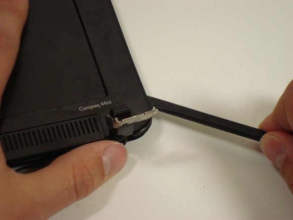 Disassembling Compaq Mini 110 Speakers: step 15, image 1 of 3