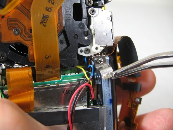 Disassembling Pentax Optio S4i Lens Assembly: step 28, image 3 of 3