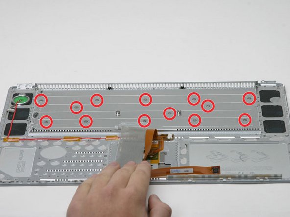 PowerBook G4 Aluminum 15" 1-1.5 GHz Keyboard Replacement: step 18, image 1 of 1