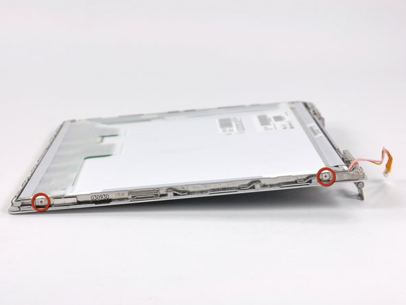 PowerBook G4 Aluminum 12" 1-1.5 GHz Right Clutch Hinge Replacement: step 79, image 1 of 1