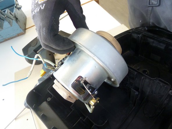 Vacuum Cleaner: step 12, image 1 of 1