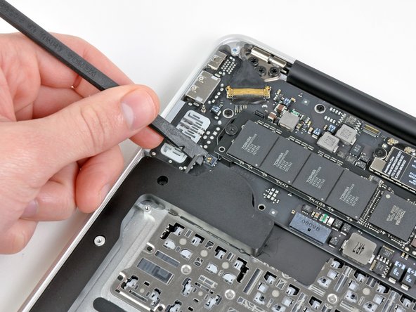 MacBook Air 13" Late 2010 Logic Board Replacement: step 19, image 1 of 1