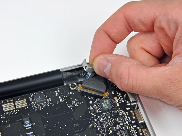 MacBook Pro 15" Unibody 2.53 GHz Mid 2009 Left Speaker Replacement: step 20, image 2 of 2