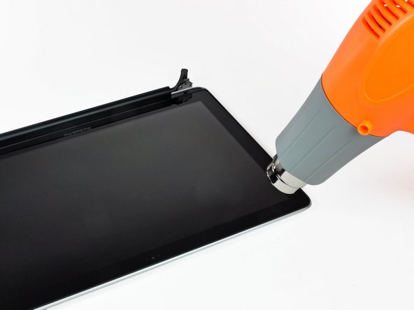 MacBook Pro 15" Unibody Mid 2009 LCD Replacement: step 25, image 1 of 2