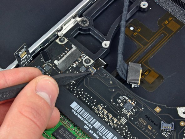 MacBook Pro 15" Unibody 2.53 GHz Mid 2009 Left Speaker Replacement: step 22, image 1 of 2