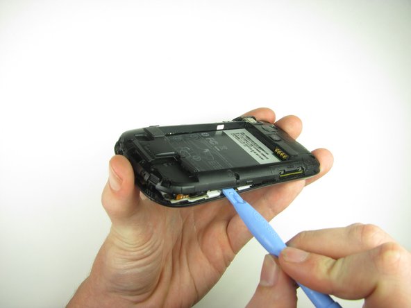 HTC Maple 100 Front Panel Replacement: step 6, image 2 of 3