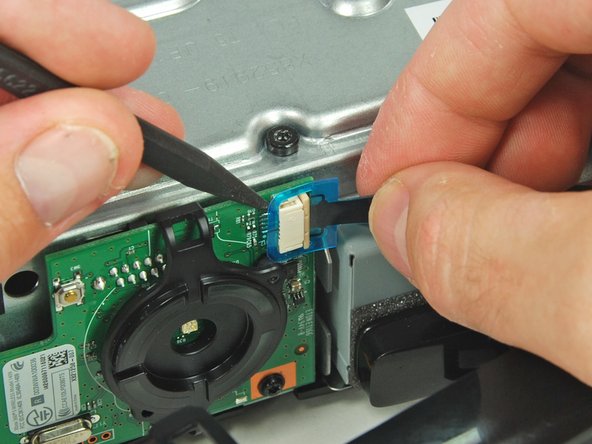 Xbox 360 S RF Module Replacement: step 35, image 1 of 3