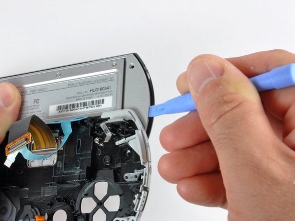 PSP Go Front Panel Replacement: step 18, image 1 of 3