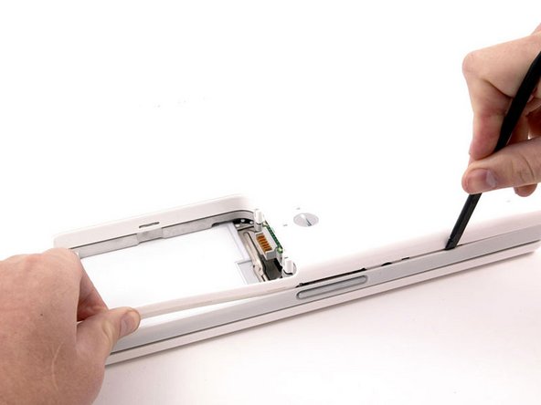 iBook G4 12" 800 MHz-1.2 GHz Lower Case Replacement: step 10, image 1 of 1