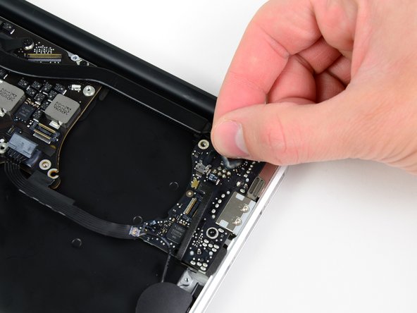 MacBook Air 11" Mid 2011 I/O Board Replacement: step 17, image 1 of 1
