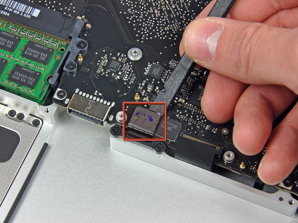 MacBook Pro 15" Unibody 2.53 GHz Mid 2009 Heat Sink Replacement: step 17, image 1 of 1