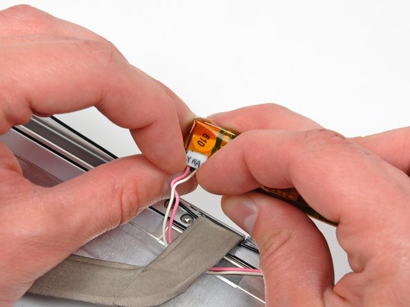 PowerBook G4 Aluminum 17" 1-1.67 GHz LCD Replacement: step 10, image 1 of 2