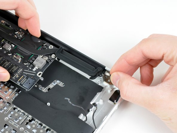 MacBook Air 13" Late 2010 Logic Board Replacement: step 28, image 1 of 1