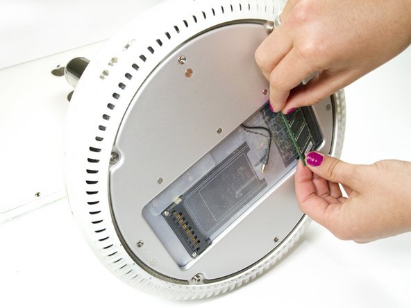 iMac G4 15" 700 MHz EMC 1873 PRAM Battery Replacement: step 3, image 2 of 2