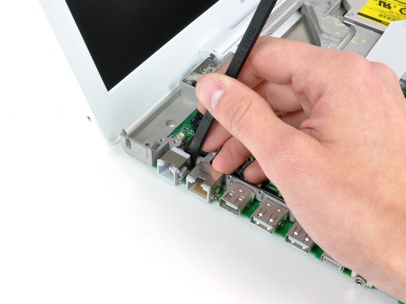 iBook G4 14" 1.42 GHz Logic Board Replacement: step 41, image 1 of 1