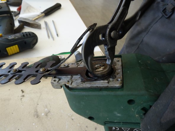 Hedge Trimmer: step 5, image 1 of 1