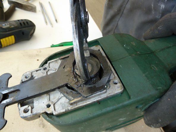 Hedge Trimmer: step 4, image 1 of 3