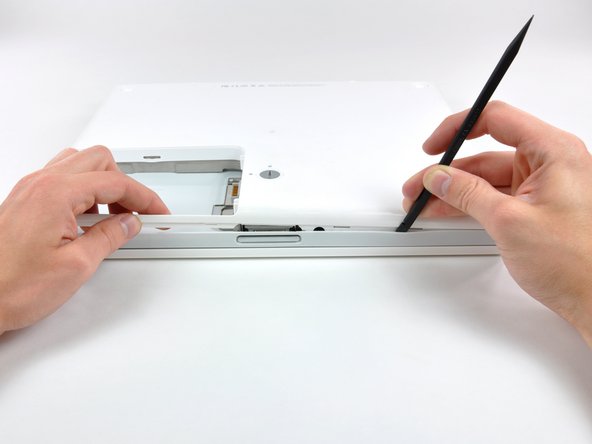 iBook G4 14" 1.42 GHz Lower Case Replacement: step 9, image 1 of 1