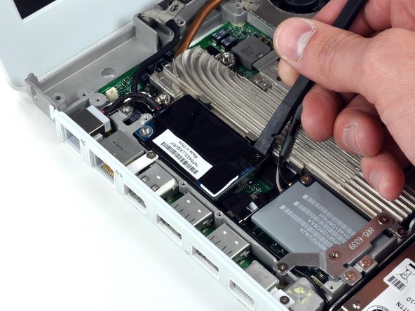 iBook G4 14" 1.42 GHz Heat Sink Replacement: step 31, image 1 of 2