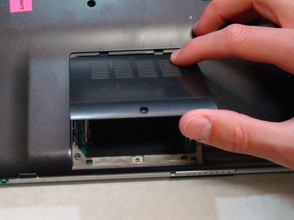 Sony Vaio PCG-7A2L RAM Replacement: step 5, image 2 of 3