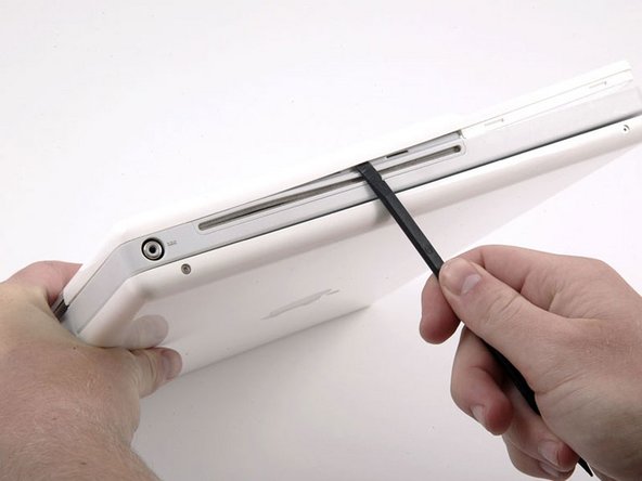 iBook G4 14" 1.42 GHz Inverter/AirPort Cables Replacement: step 19, image 1 of 1