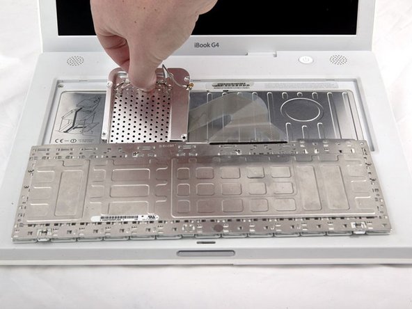 iBook G4 14" 933 MHz-1.33 GHz Logic Board Replacement: step 8, image 1 of 1
