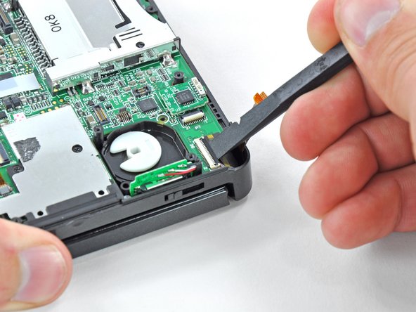 Nintendo 3DS Wi-Fi Antenna Replacement: step 17, image 1 of 2