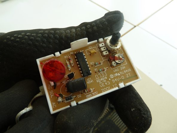 Toaster: step 6, image 2 of 3