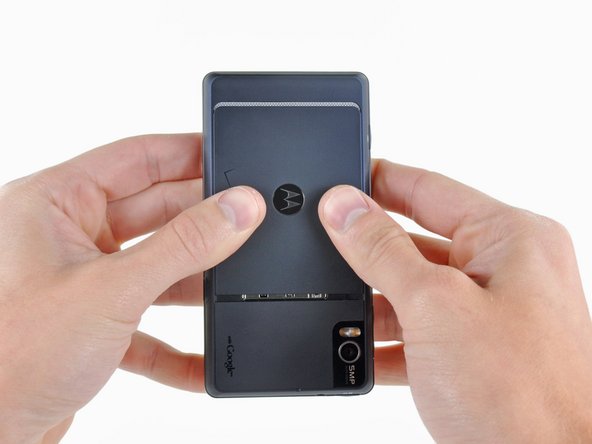 Motorola Droid 2 Rear Case Replacement, Motorola Droid 2 Rear Case Replacement: step 1, image 2 of 3