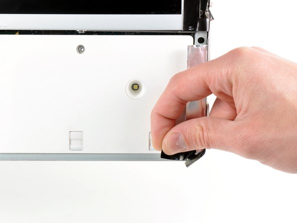 iMac Intel 24" EMC 2111 AirPort Board Replacement: step 7, image 1 of 2