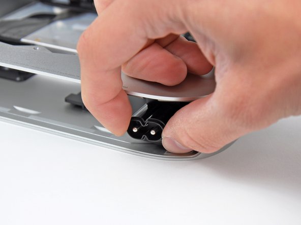 Mac Mini Mid 2010 Outer Case Replacement: step 23, image 1 of 2