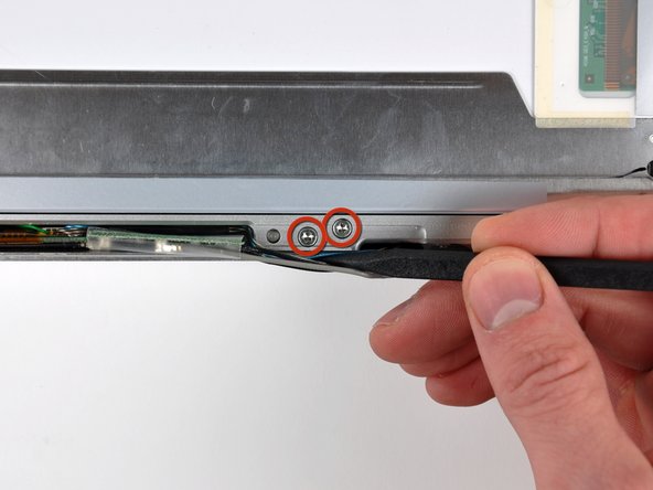 PowerBook G4 Aluminum 17" 1-1.67 GHz Inverter and Antenna Cables Replacement: step 29, image 1 of 1