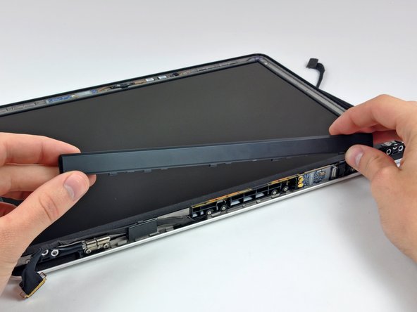 MacBook Pro 13" Unibody Mid 2009 LCD Replacement: step 26, image 3 of 3