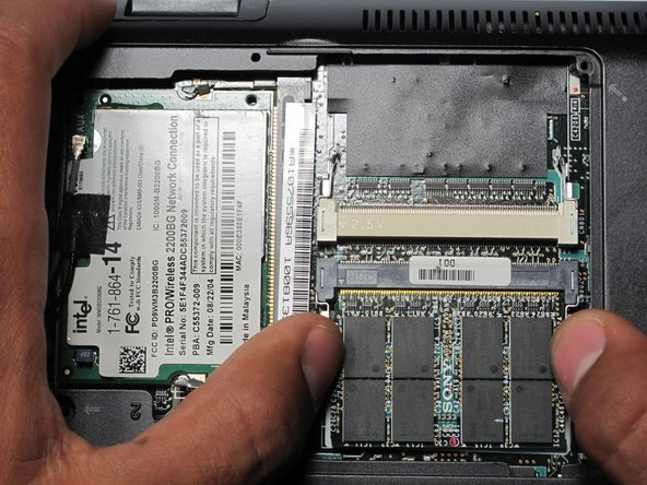 Sony Vaio VGN-S260 RAM Replacement: step 5, image 2 of 3