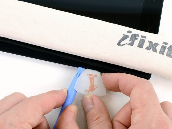 iPad 2 Wi-Fi EMC 2415 Battery Replacement: step 8, image 2 of 2