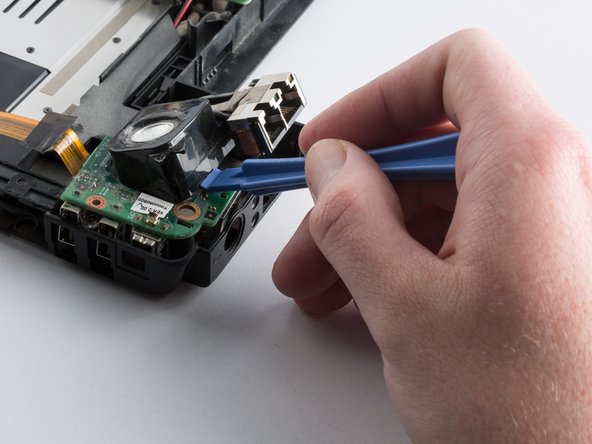 Toshiba Satellite M45 Speakers Replacement: step 12, image 3 of 3