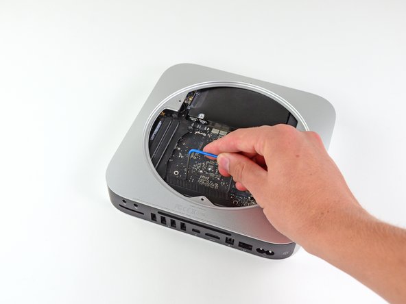 Mac Mini Mid 2010 PRAM Battery Replacement: step 17, image 2 of 3