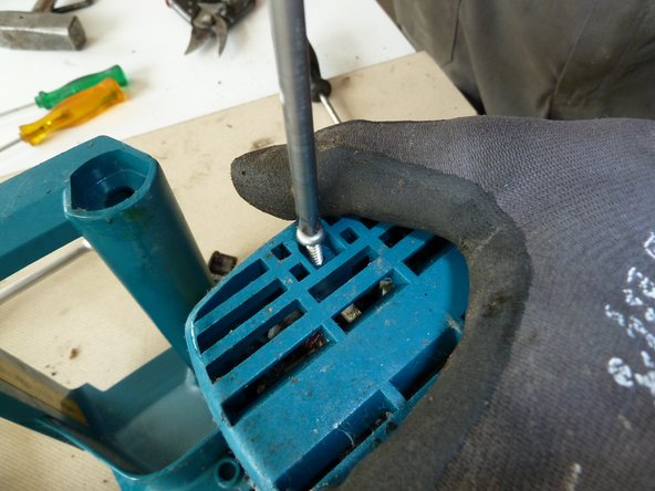 Chainsaw: step 7, image 2 of 2