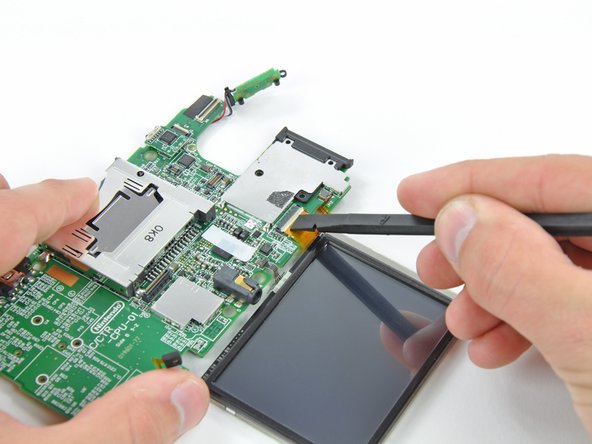Nintendo 3DS Motherboard Replacement: step 24, image 1 of 2