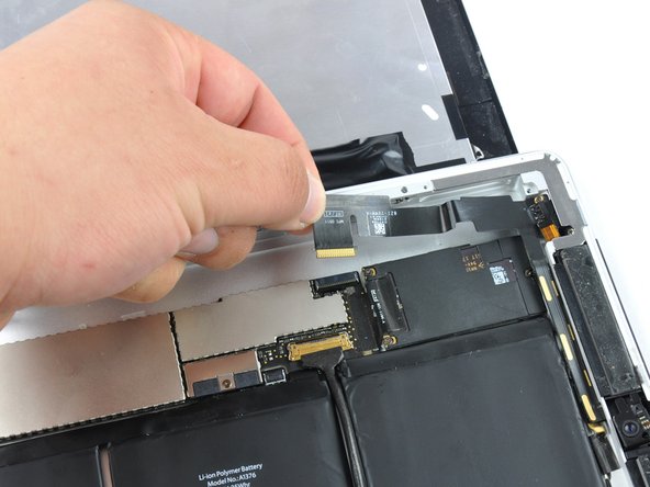 iPad 2 CDMA Microphone Replacement: step 29, image 3 of 3