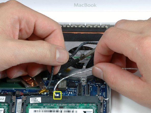 MacBook Core Duo Right Clutch Hinge Replacement: step 28, image 1 of 1