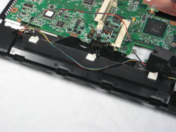 Disassembling IBM ThinkPad A30 Speakers: step 26, image 2 of 2