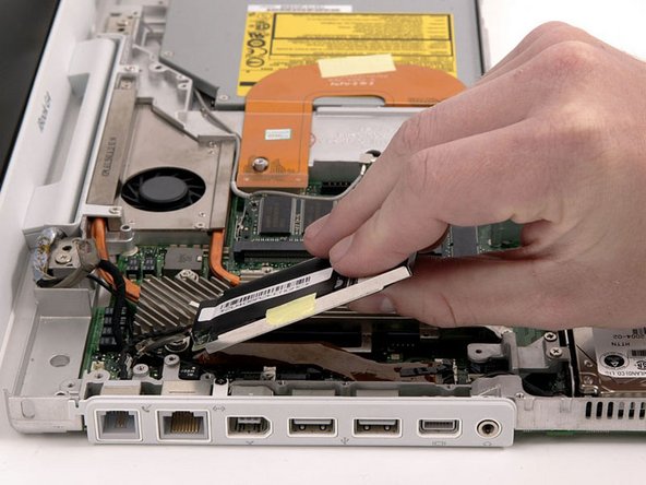 iBook G4 14" 933 MHz-1.33 GHz Display Replacement: step 36, image 1 of 1