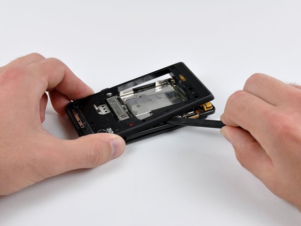 Motorola Droid LCD Replacement: step 11, image 1 of 2