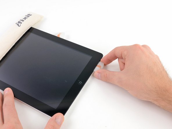 iPad 2 GSM Speaker Assembly Replacement: step 19, image 2 of 2