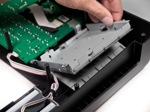 Akai MPK25 Beat Pad Removal: step 9, image 1 of 2