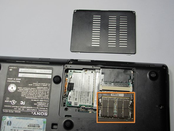Sony Vaio VGN-S260 RAM Replacement: step 4, image 1 of 1